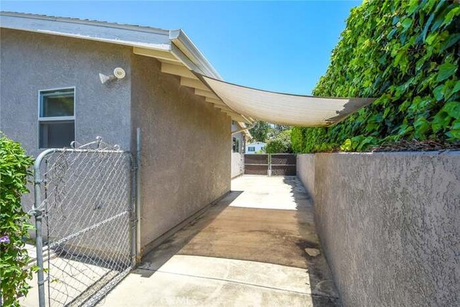 Building Photo - 835 Magarian Rd