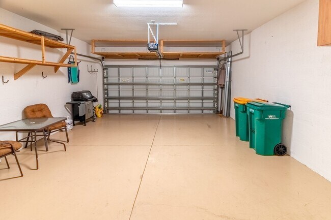 Building Photo - Available Pet Friendly Annual in Artesia!