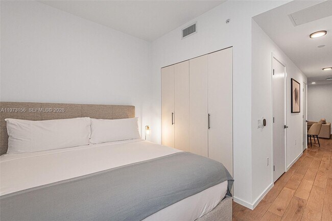 Building Photo - 398 NE 5th St