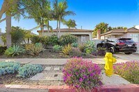 Building Photo - This charming, updated 2-bedroom, 2-bathroom home in a great Culver City location is now available!