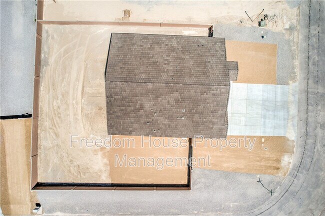 Building Photo - 6380 Waterford St