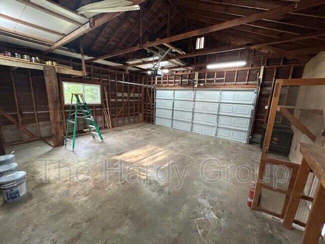 Building Photo - 173 Carroll Hollow Rd