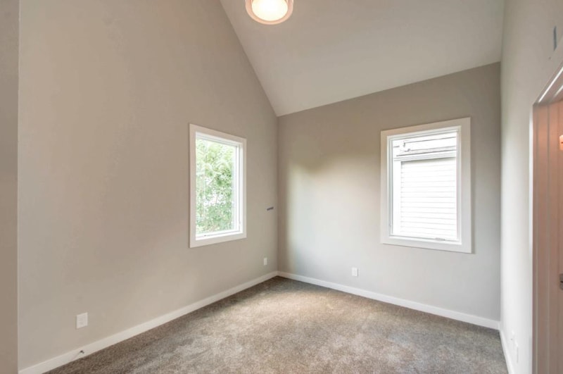 Building Photo - 221 Gentry Ave