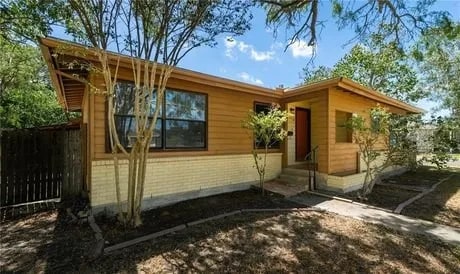 Building Photo - 637 Pennington Dr