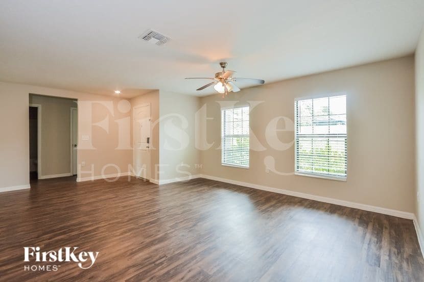 Building Photo - 882 N Fairbanks Dr