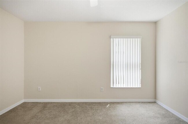Building Photo - 165 Plainview Dr