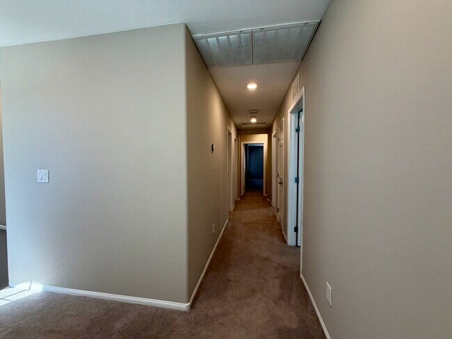 Building Photo - TWO STORY 3 BED 2.5 BATH HOME WITH SOLAR.
