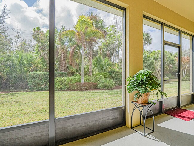 Building Photo - 5945 Buttonwood Sq