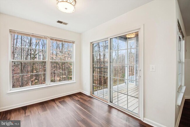 Building Photo - 2155 Scotts Crossing Ct