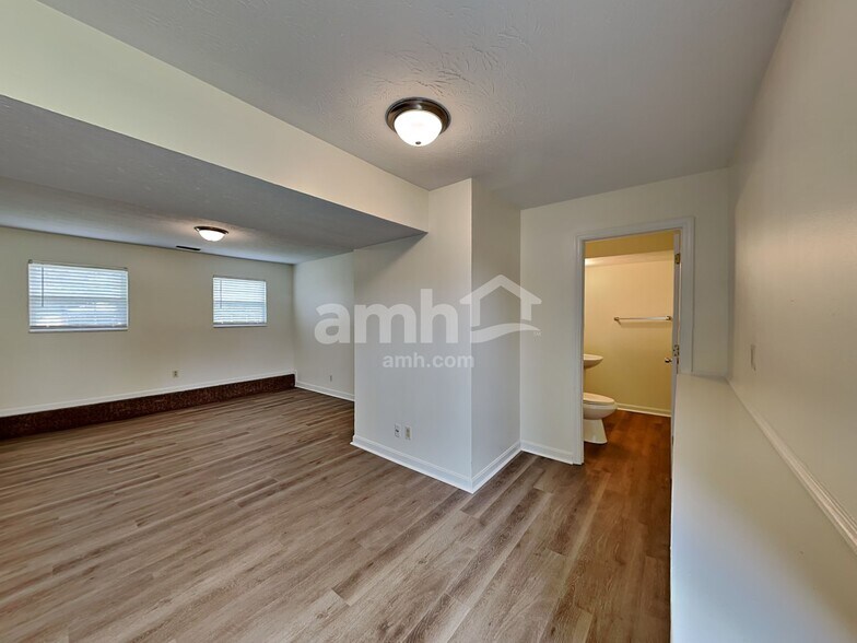 Building Photo - 117 Ridgewood Dr