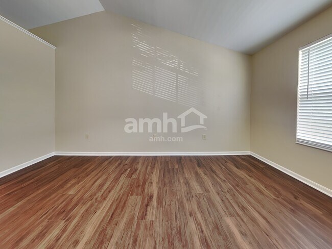 Building Photo - 6443 Lantern Way