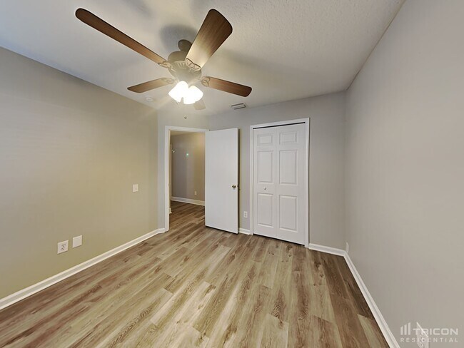Building Photo - 10434 Soaring Eagle Dr