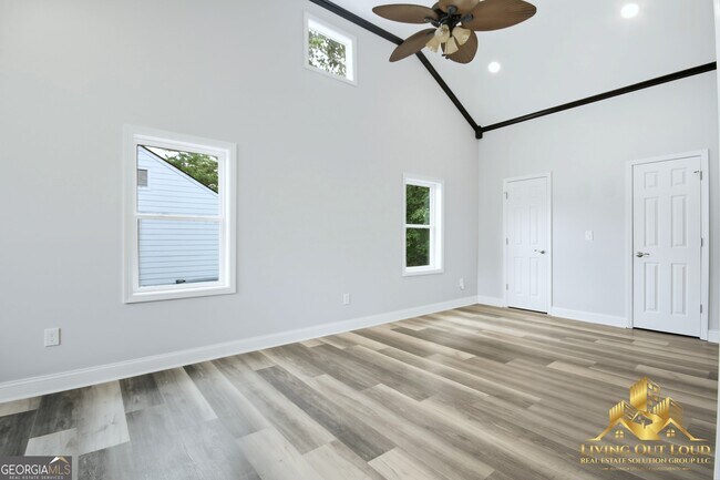 Building Photo - 1439 Westridge Rd SW