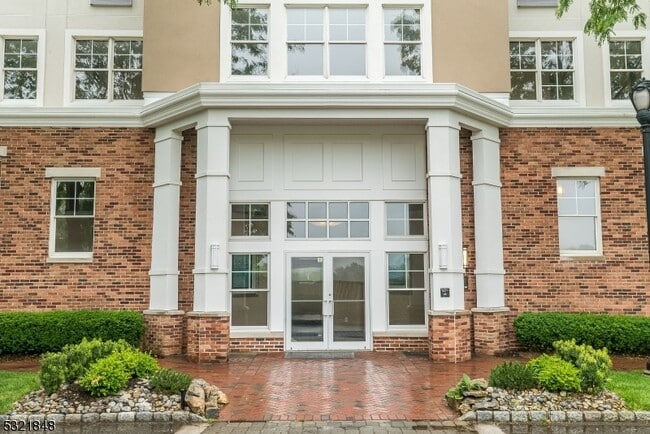 Building Photo - 1 Independence Way