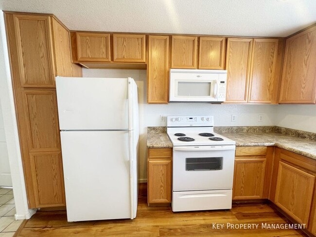 Building Photo - 6160 Rumrill St