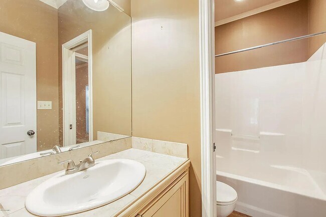 Building Photo - 120 Deraney Ln