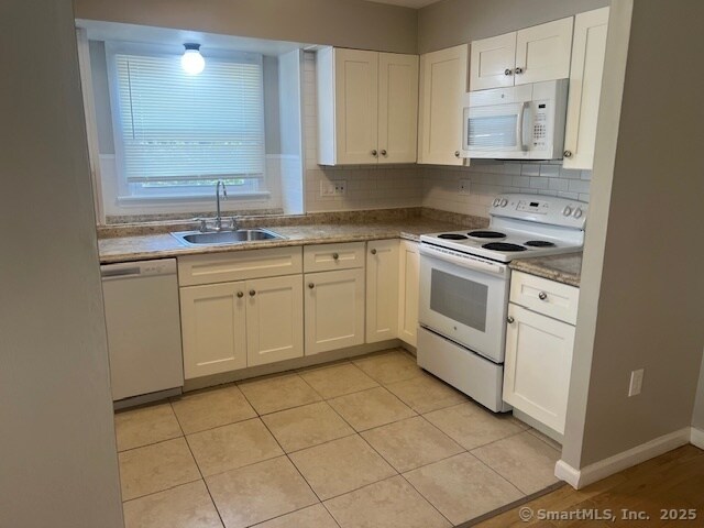 Primary Photo - 330 Blake St