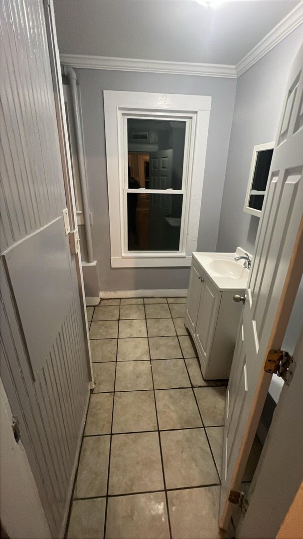 Building Photo - 116 Willow St