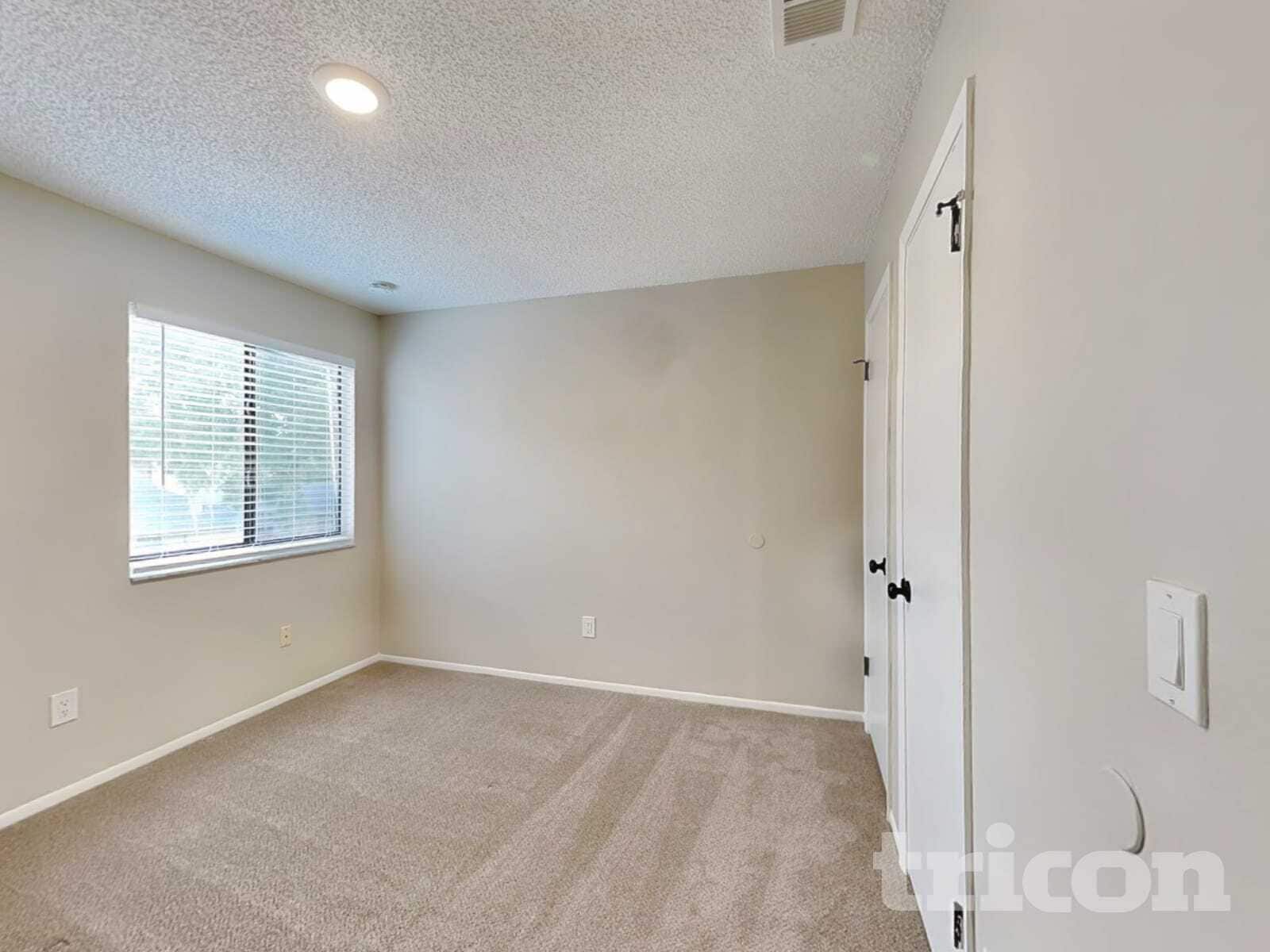 Building Photo - 419 E Springtree Way