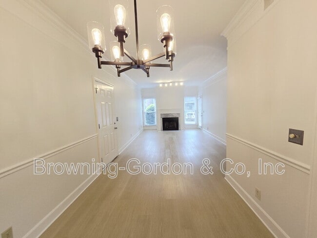 Building Photo - 503 Sloan Rd