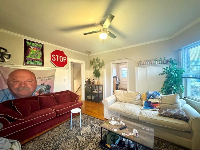 Building Photo - 2430 Fairview Ave