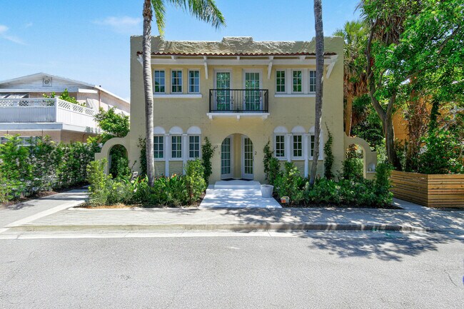 Primary Photo - 212 Oleander Ave