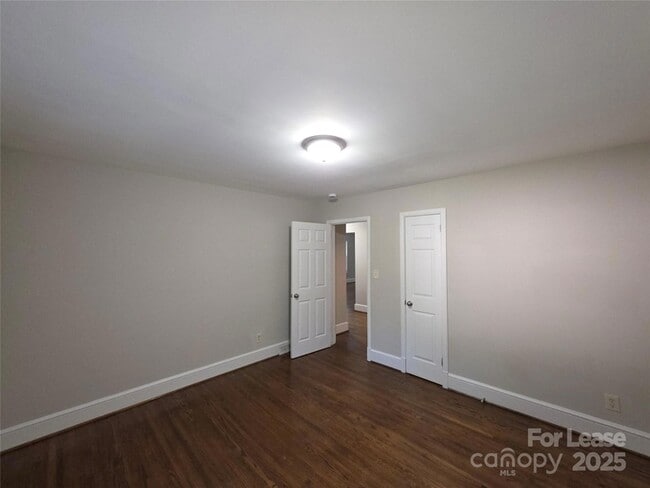 Building Photo - 4134 Sheridan Dr