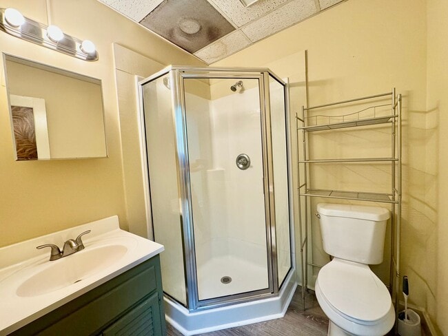 Building Photo - Downtown South Hill Apartment