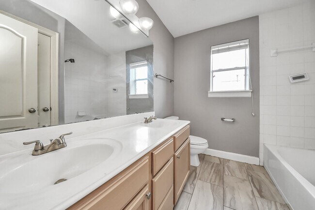 Building Photo - 4610 Plum Forest Rd