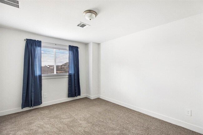 Building Photo - Very functional floor plan, has game room/...