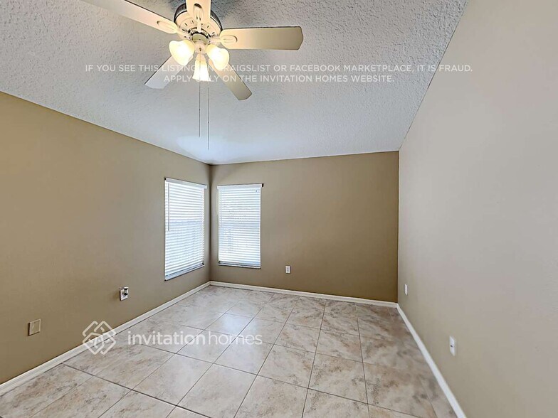 Building Photo - 25830 Bloomsbury Ct