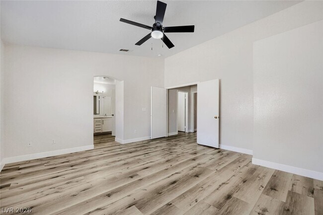 Building Photo - 5115 N Vista Del Rancho Way