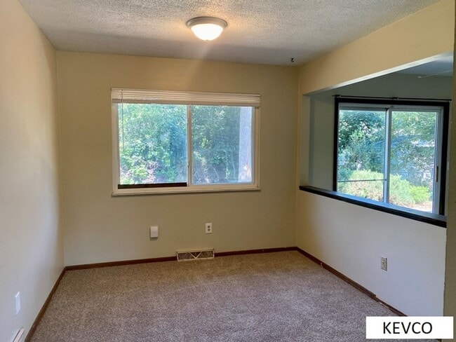 Building Photo - Four Bedroom Single Family Home with Large Backyard