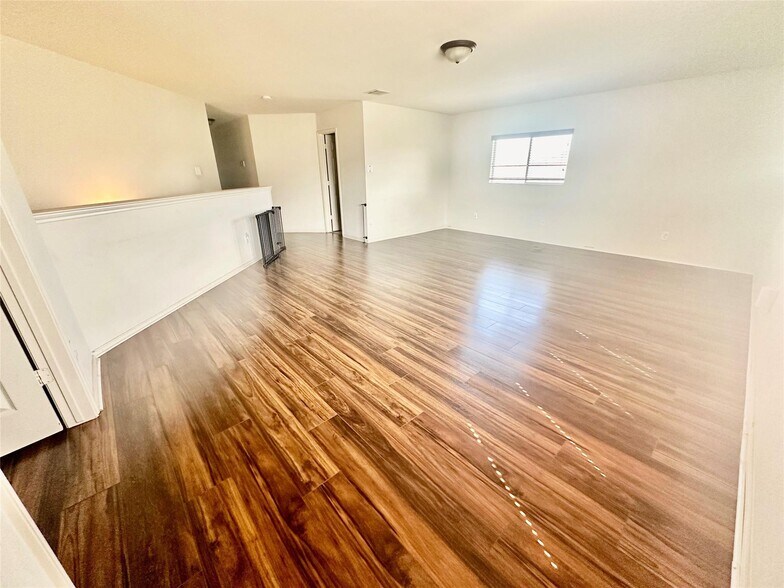 Building Photo - 4900 Meadow Trails Dr