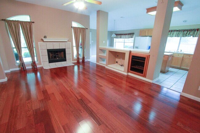 Building Photo - Beautiful 3 Bedroom, 2 Bath Home in West Round Rock