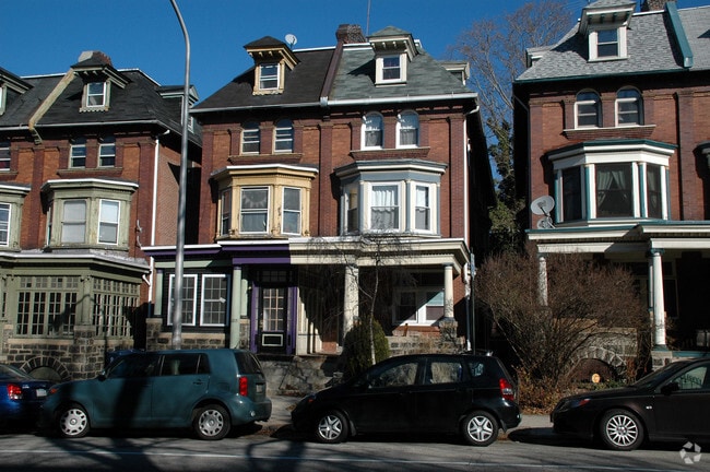 Building Photo - 4515-4521 Spruce St