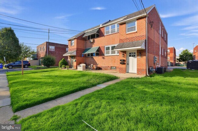 Building Photo - 121 Rutledge Ave
