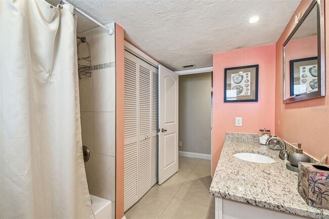 Building Photo - 5050 Porpoise Pl