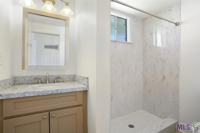 Building Photo - Charming 3 bedroom home in Historic Spanish Town