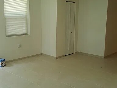 Building Photo - 115 E Chapman Rd