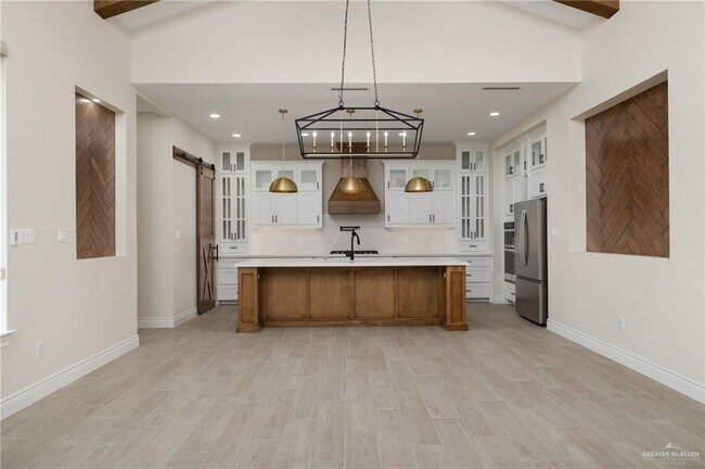 Building Photo - 22 Linva Ave