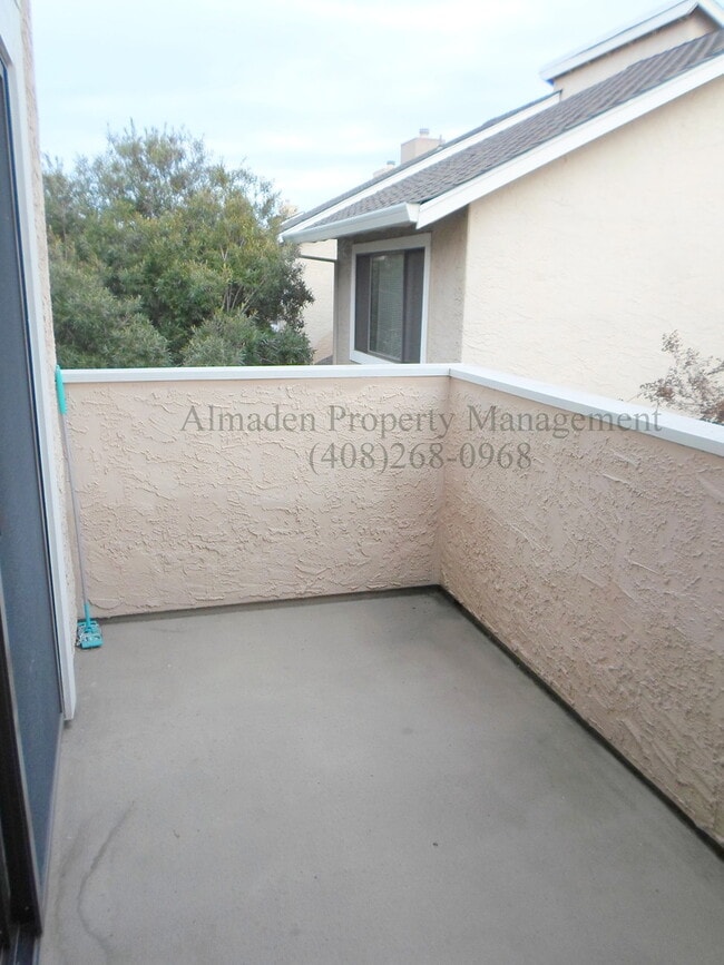 Building Photo - Remodeled Almaden Townhome in Great Location! Award Winning Schools! Central A/C!!