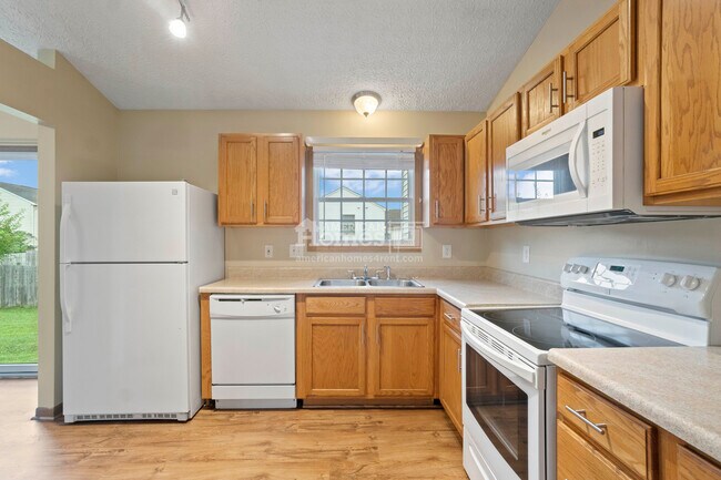 Building Photo - 2101 Symmes Court