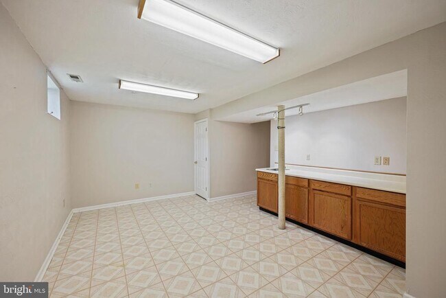 Building Photo - 6702 Mallard Ct