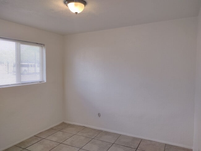 Building Photo - 1730 E Prince Rd