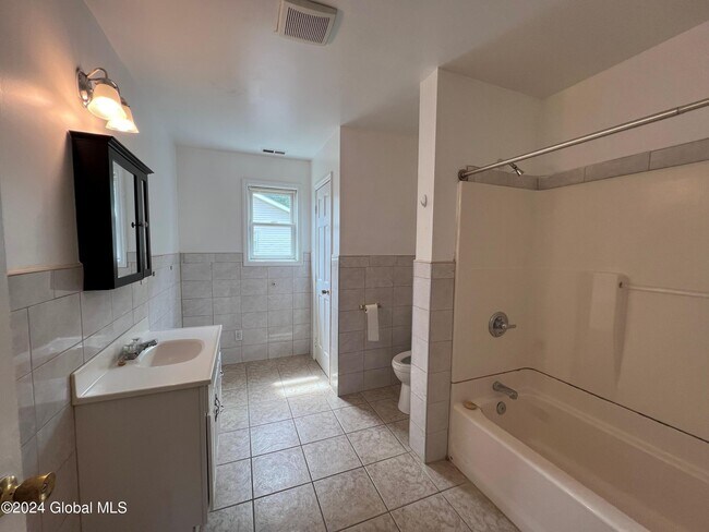 Building Photo - 313 Chiswell Rd