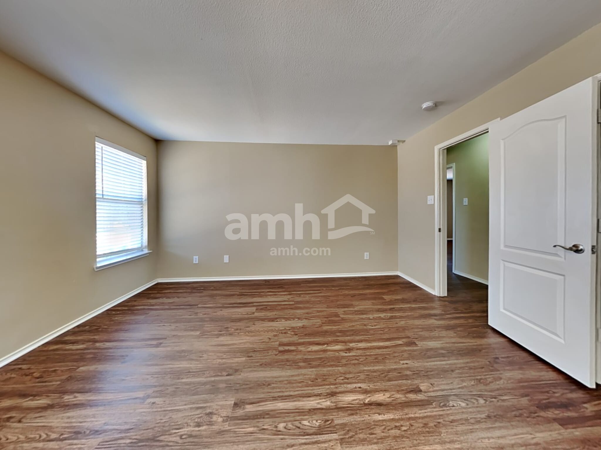 Building Photo - 729 Redwing Dr