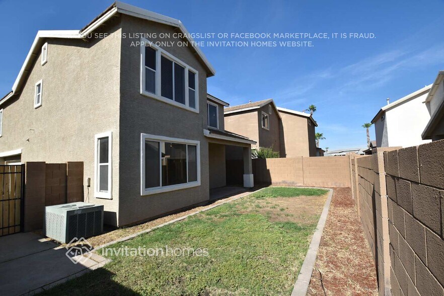 Building Photo - 8743 E Kilarea Ave