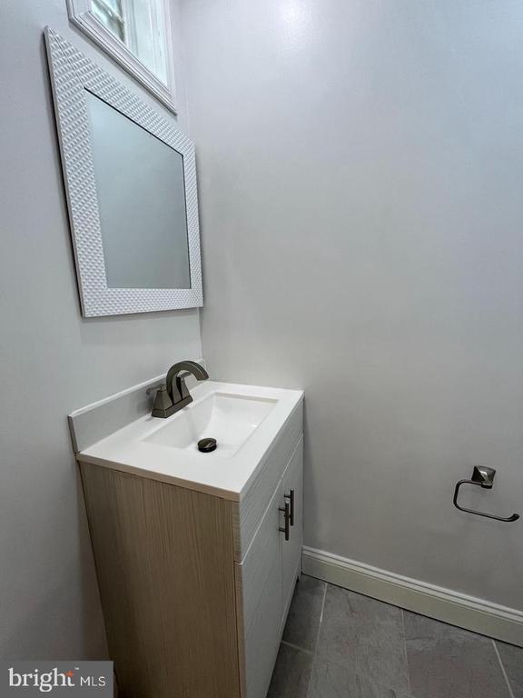 Building Photo - 2430 Carpenter St