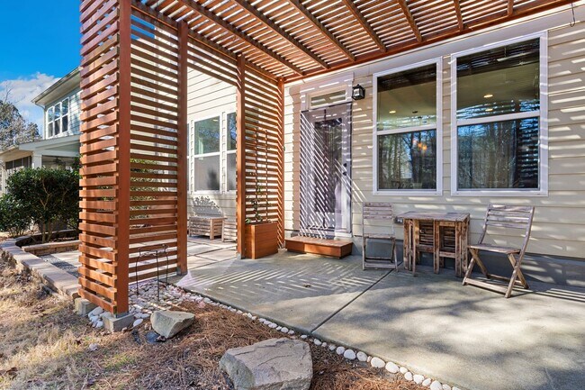 Building Photo - Beautiful 3-bedroom, 2.5-bath home in unbeatable Morrisville location